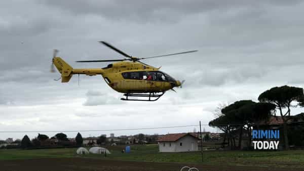 incidente rimini via coriano 19 marzo frontale neonato ambulanza elicottero soccorsi vigili fuoco foto - 005